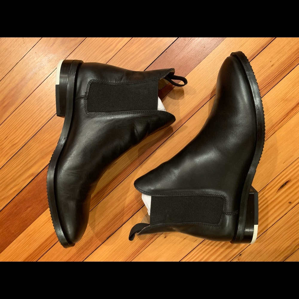 Everlane Chelsea Boots
